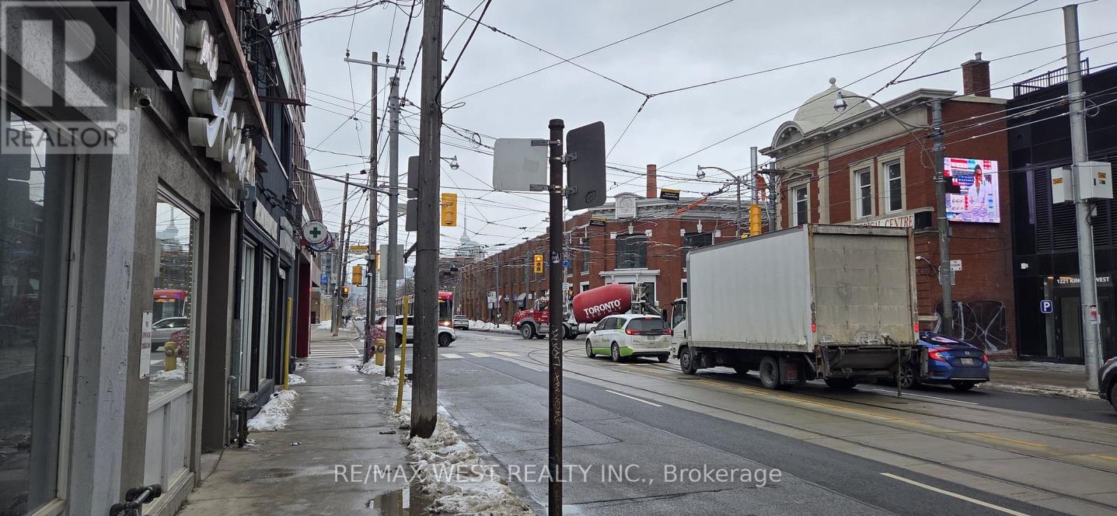 Store Front Plus Basement - 1210 King Street W, Toronto, Ontario  M6K 1G4 - Photo 8 - W12785392