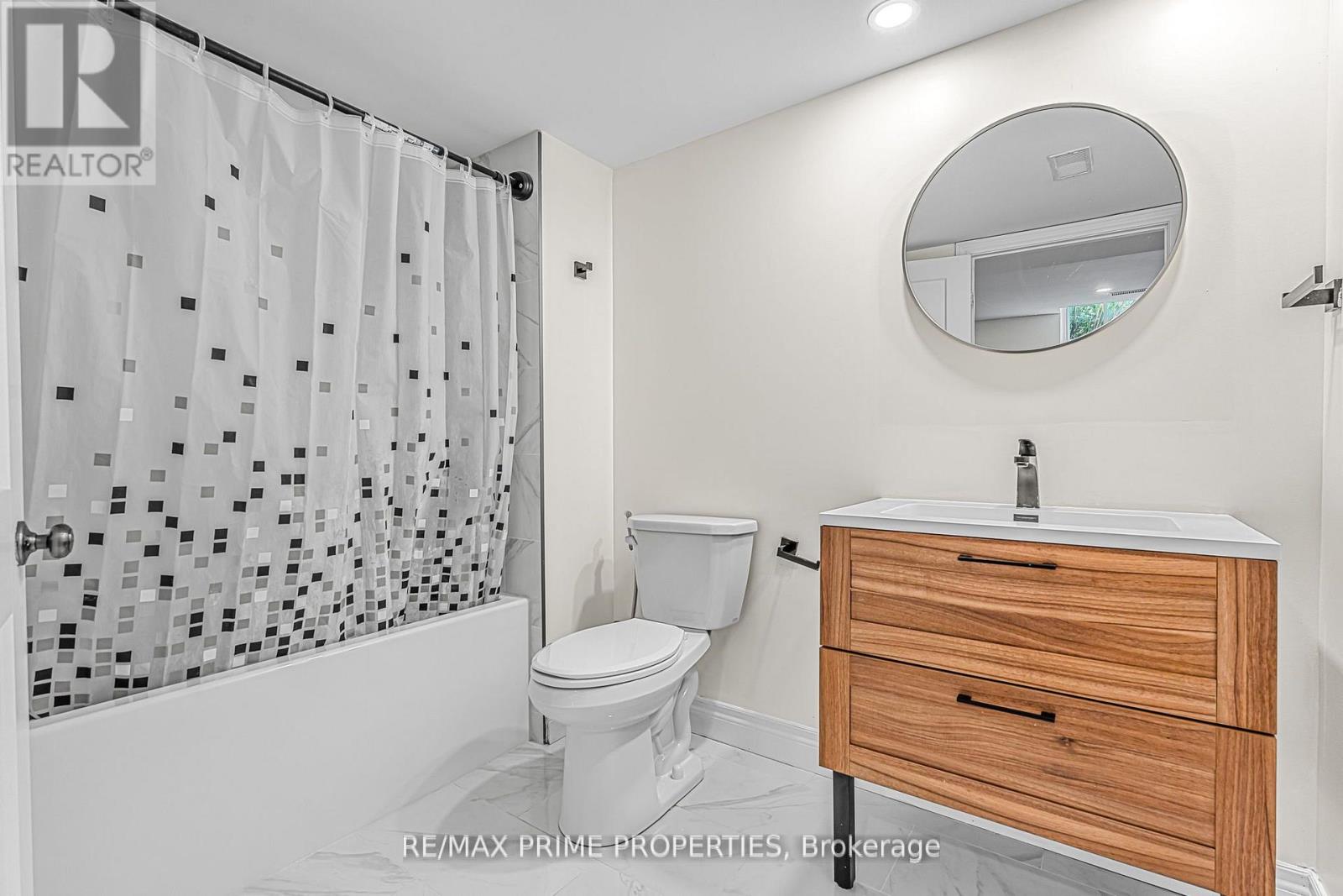 52 Clare Avenue, Welland, Ontario  L3C 0B7 - Photo 37 - X12785362