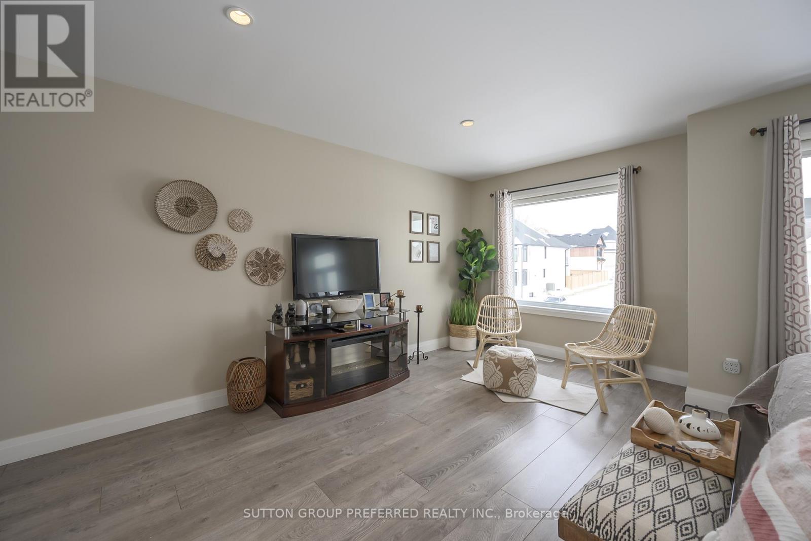 723 Apricot Drive, London South, Ontario  N6K 5A7 - Photo 26 - X12785416