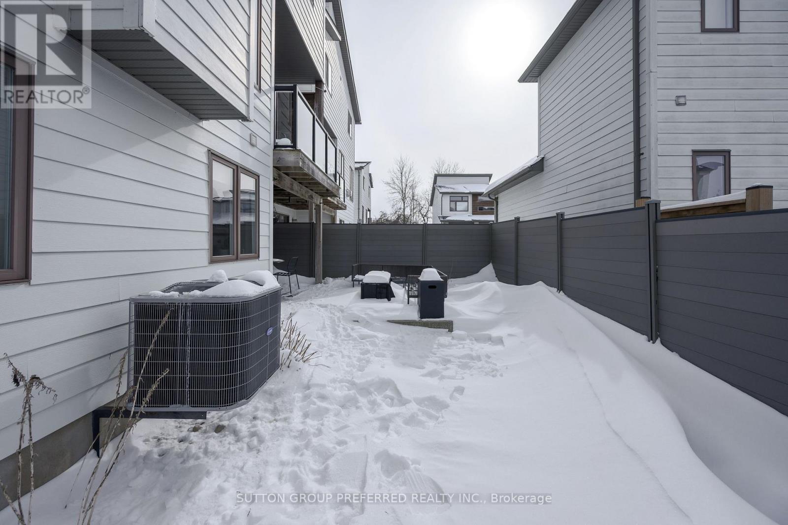 723 Apricot Drive, London South, Ontario  N6K 5A7 - Photo 7 - X12785416