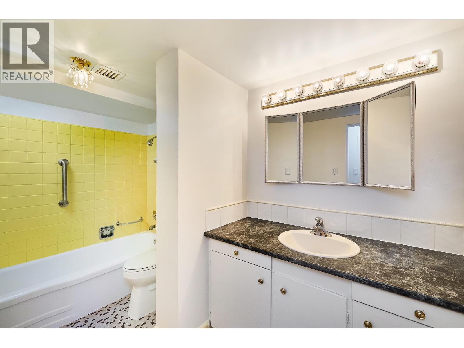 302 1315 Cardero Street, Vancouver, British Columbia  V6G 2J2 - Photo 17 - R3089482