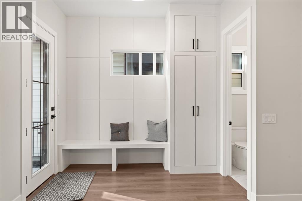 2528 7 Avenue Nw, Calgary, Alberta  T2N 1A4 - Photo 3 - A2280046