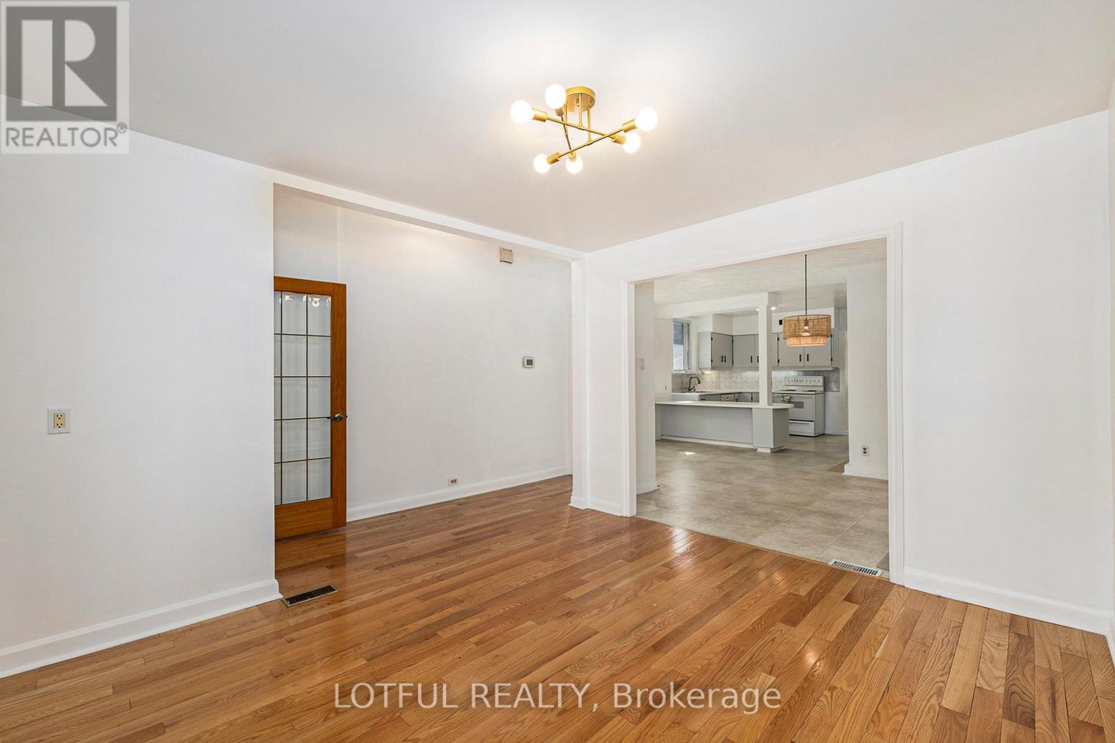 30 Foster Street, Ottawa, Ontario  K1Y 3J4 - Photo 3 - X12785484