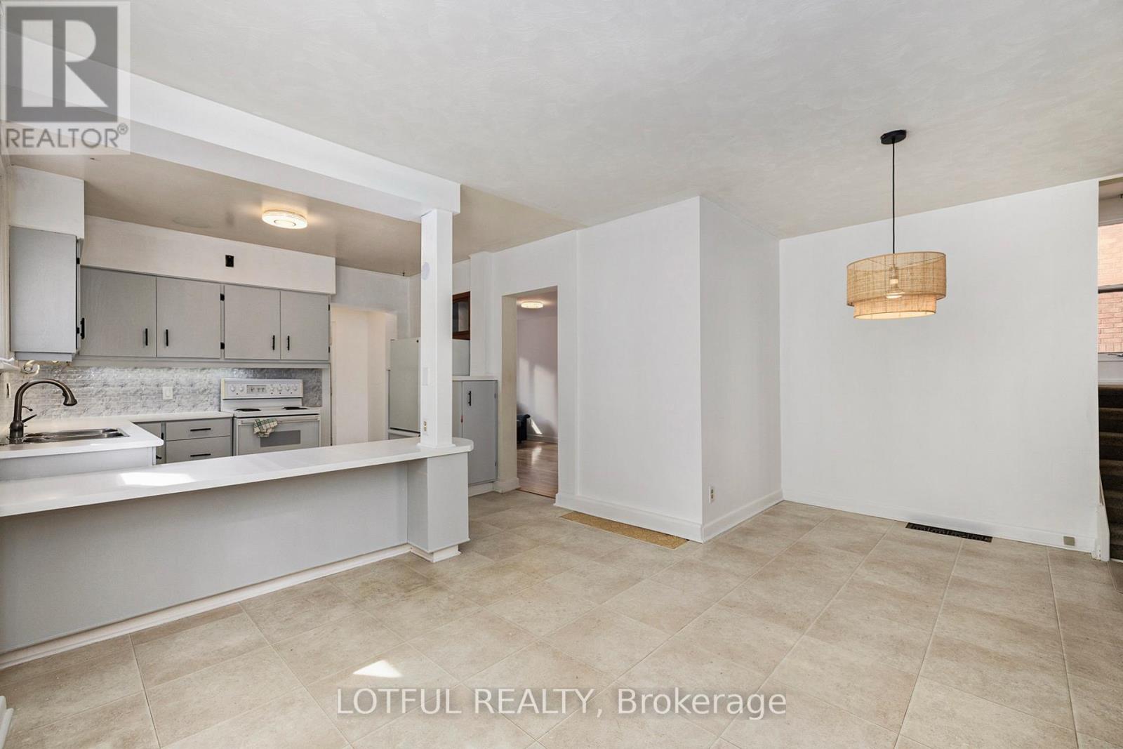 30 Foster Street, Ottawa, Ontario  K1Y 3J4 - Photo 4 - X12785484