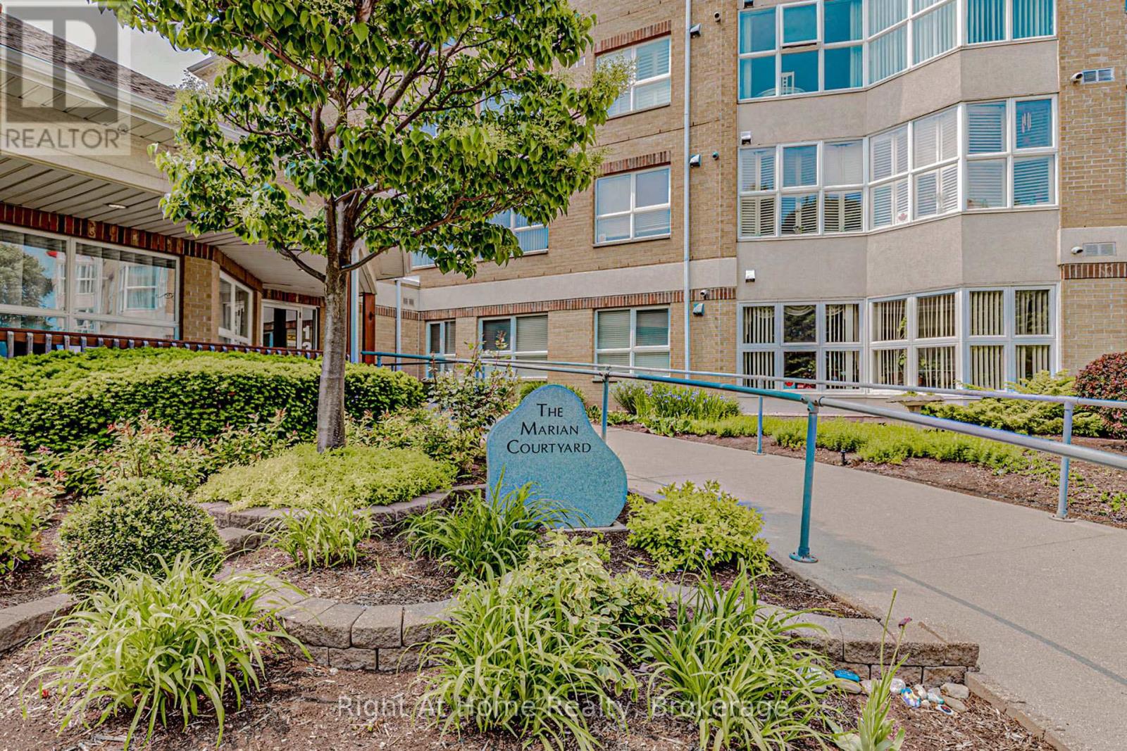 106 - 137 MARTIN STREET, Milton, Ontario