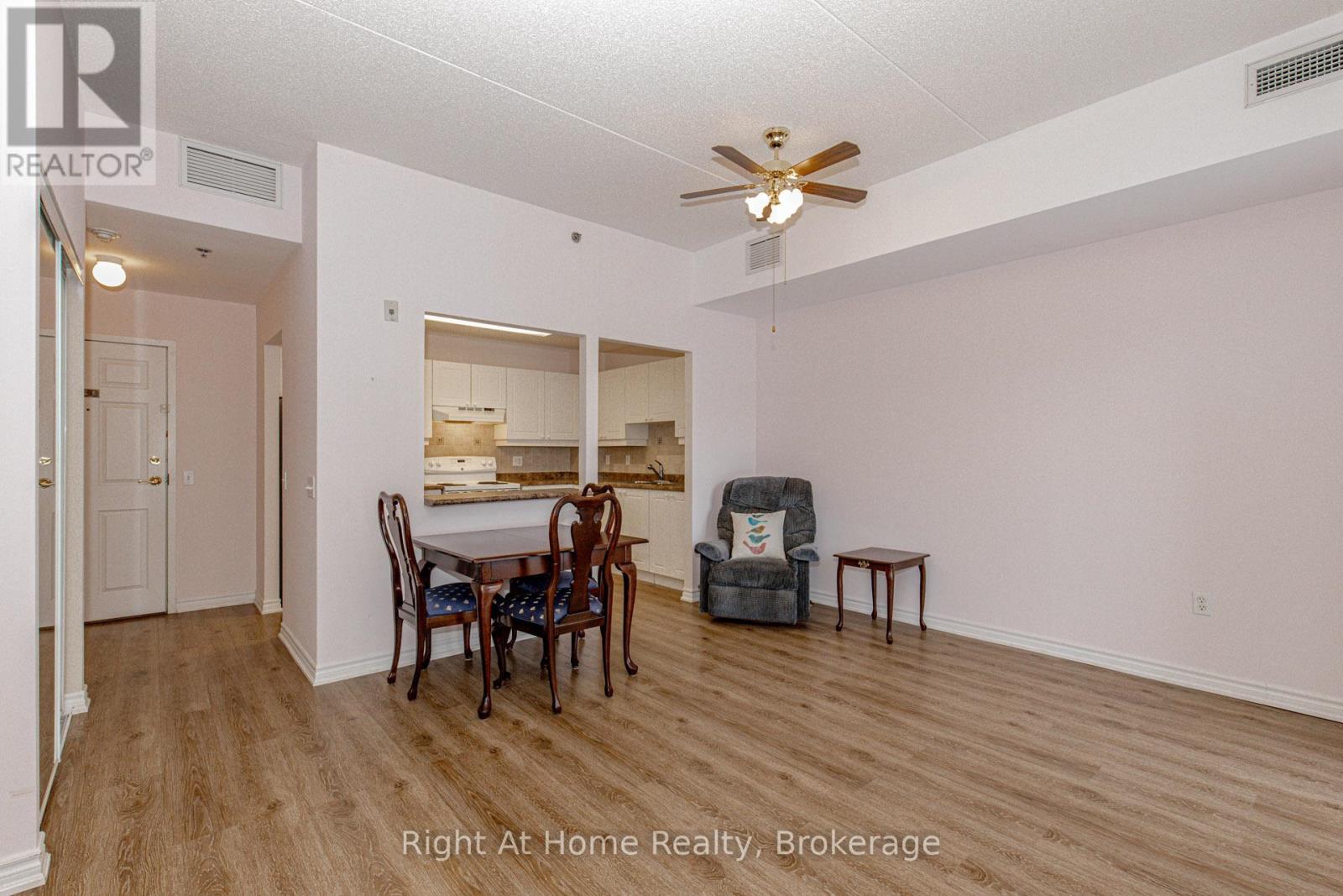 106 - 137 Martin Street, Milton, Ontario  L9T 5H4 - Photo 17 - W12785456