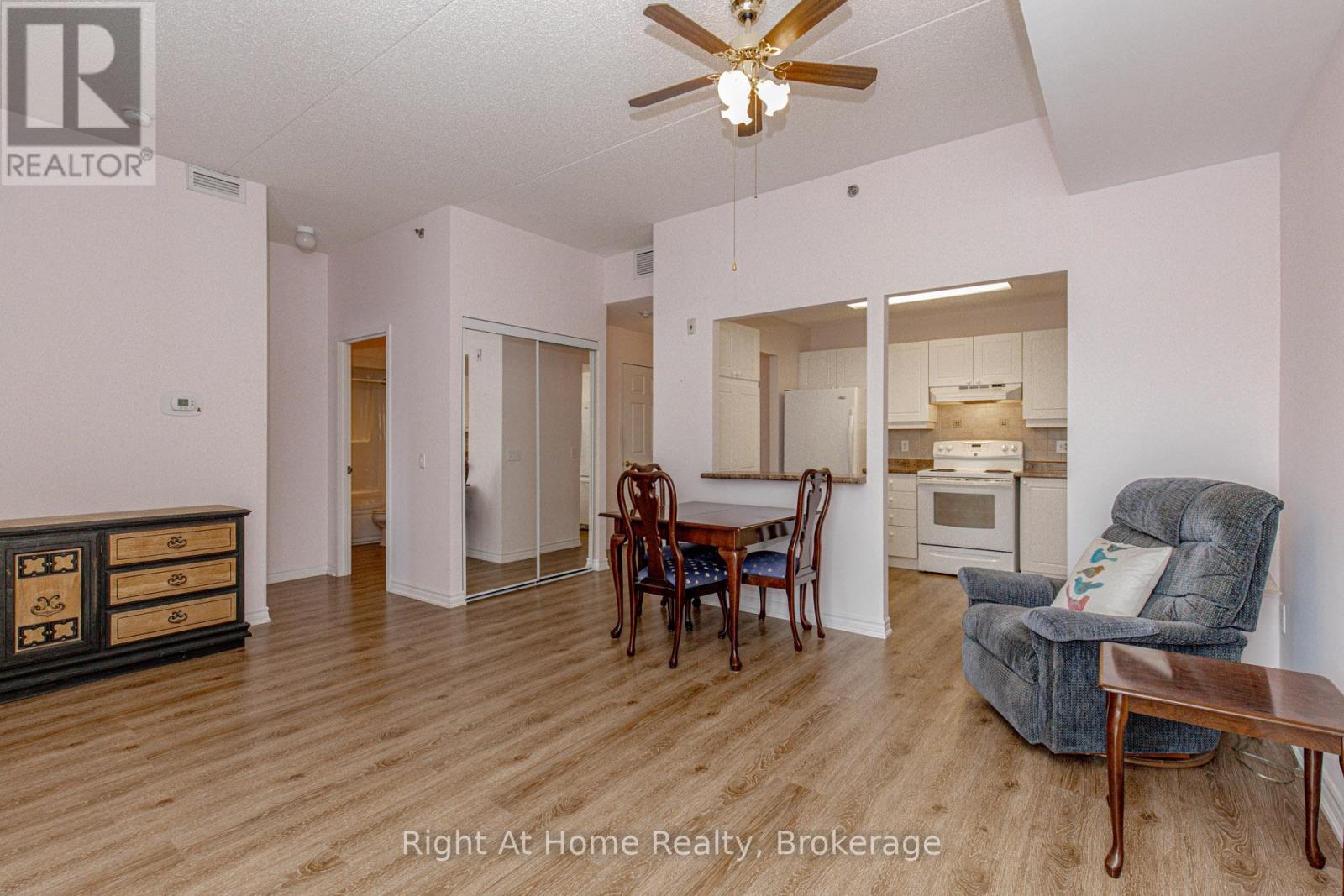 106 - 137 Martin Street, Milton, Ontario  L9T 5H4 - Photo 18 - W12785456