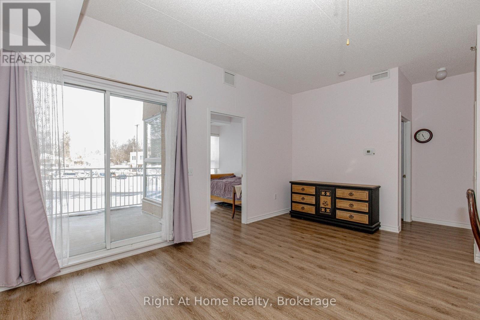 106 - 137 Martin Street, Milton, Ontario  L9T 5H4 - Photo 19 - W12785456