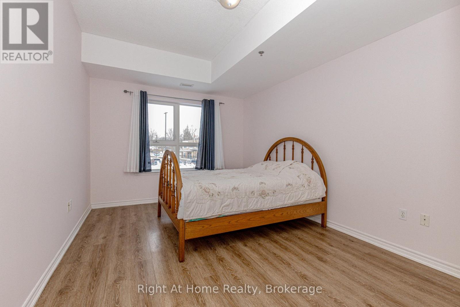 106 - 137 Martin Street, Milton, Ontario  L9T 5H4 - Photo 21 - W12785456