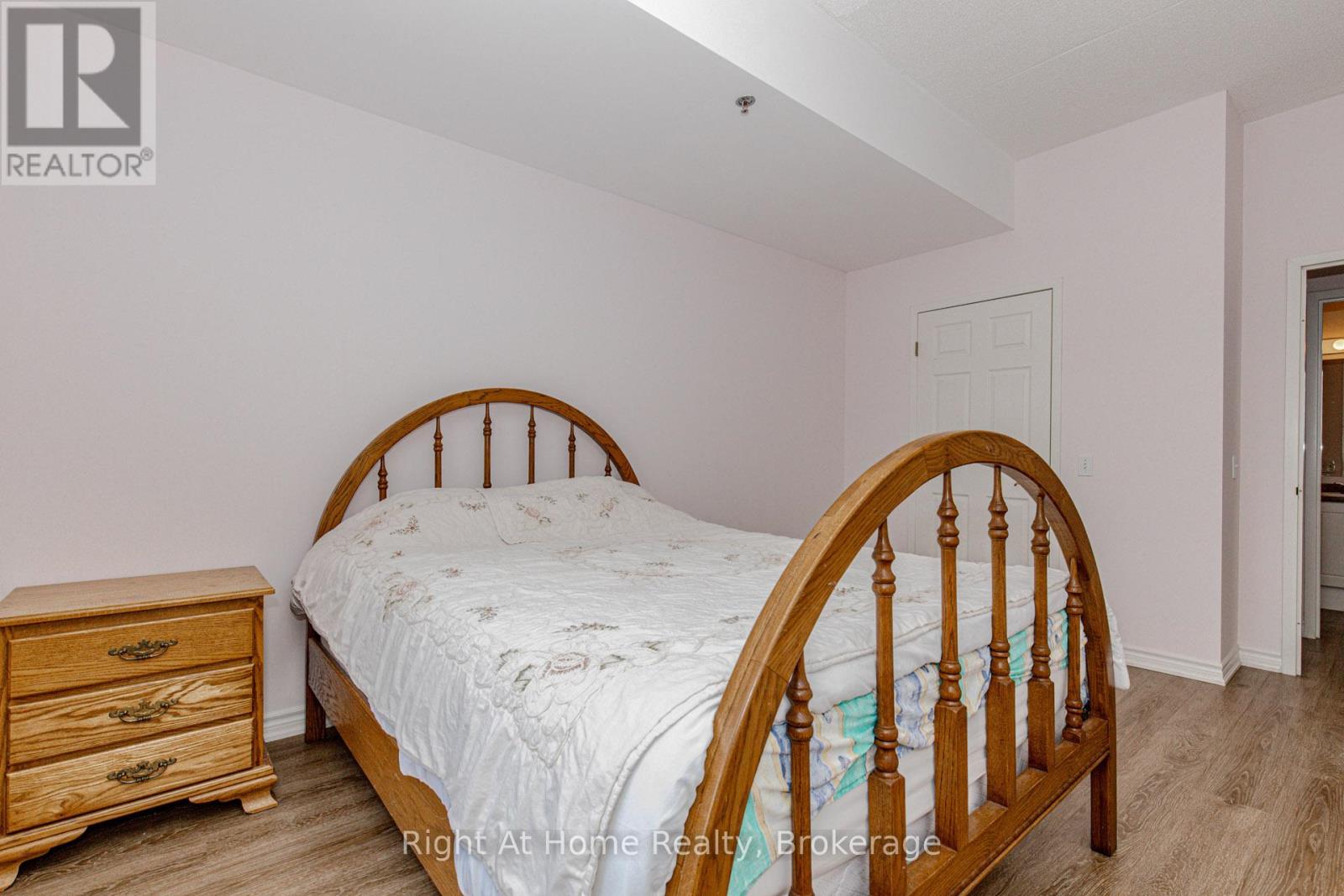 106 - 137 Martin Street, Milton, Ontario  L9T 5H4 - Photo 22 - W12785456