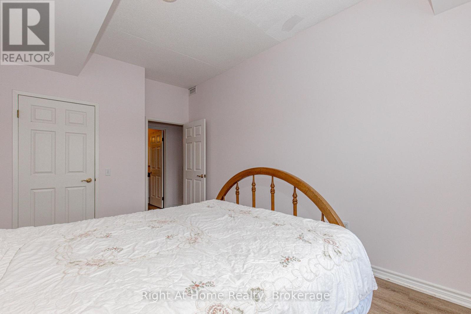 106 - 137 Martin Street, Milton, Ontario  L9T 5H4 - Photo 23 - W12785456
