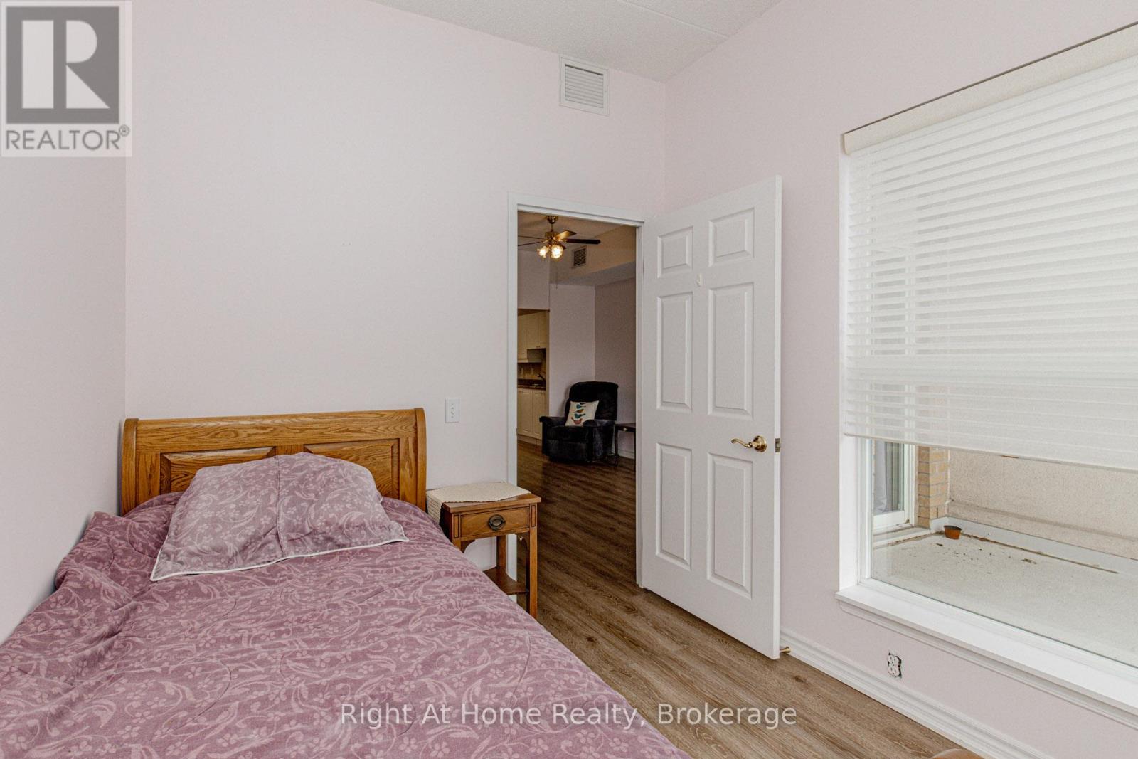 106 - 137 Martin Street, Milton, Ontario  L9T 5H4 - Photo 27 - W12785456