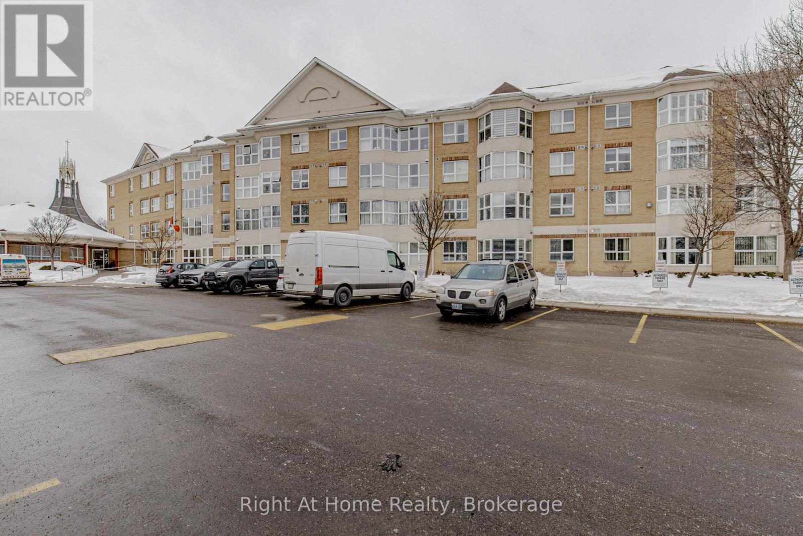 106 - 137 Martin Street, Milton, Ontario  L9T 5H4 - Photo 4 - W12785456