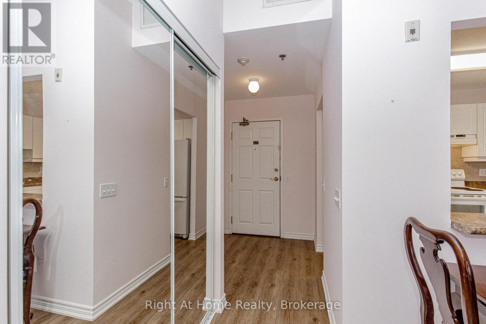 106 - 137 Martin Street, Milton, Ontario  L9T 5H4 - Photo 7 - W12785456