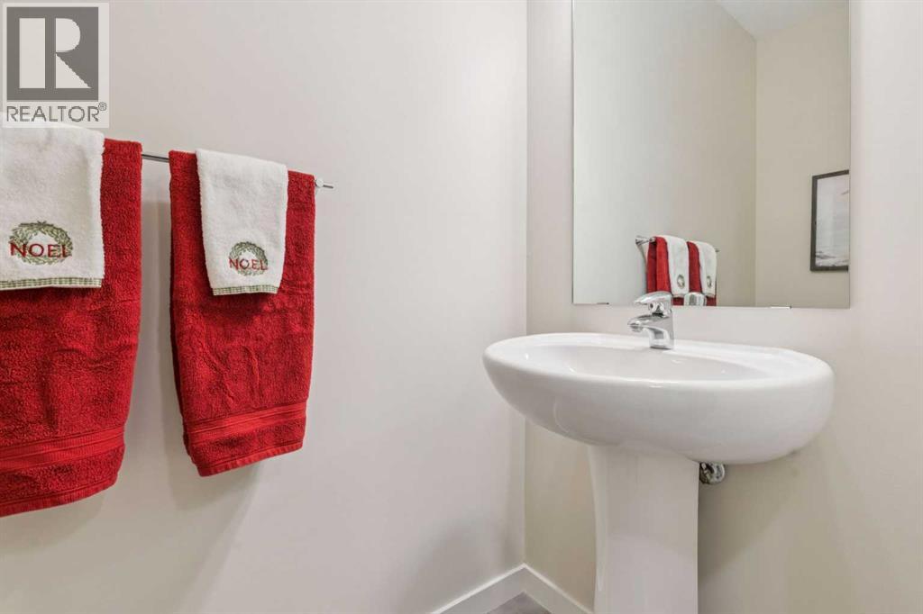 71 Mount Rae Heights, Okotoks, Alberta  T1S 0N7 - Photo 16 - A2286156