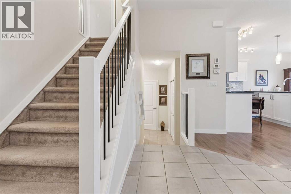 71 Mount Rae Heights, Okotoks, Alberta  T1S 0N7 - Photo 6 - A2286156