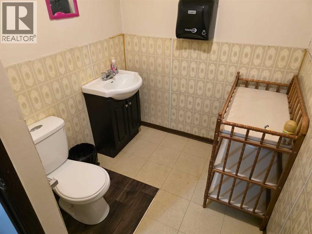 104 Centre Street, Enchant, Alberta  T0K 0V0 - Photo 11 - A2286167