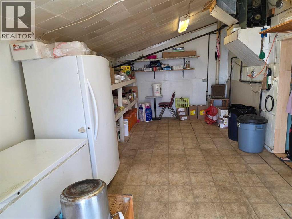 104 Centre Street, Enchant, Alberta  T0K 0V0 - Photo 15 - A2286167