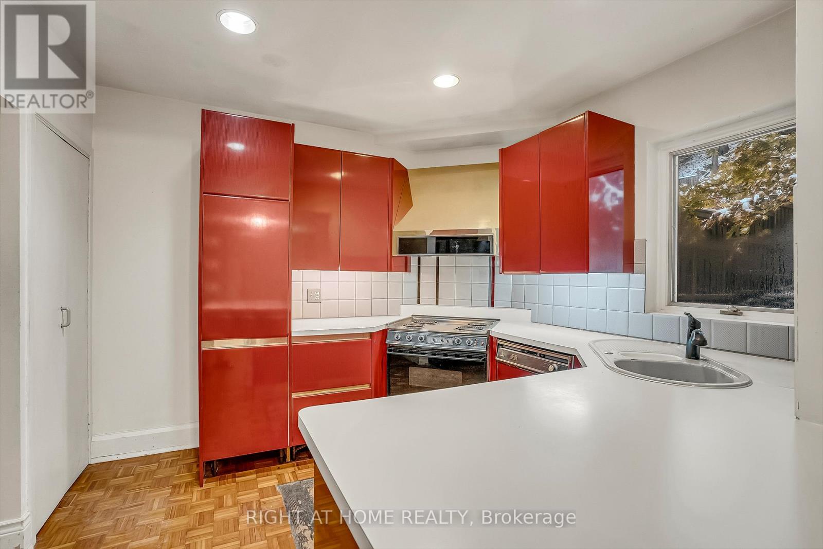 155 Neville Park Boulevard N, Toronto, Ontario  M4E 3P7 - Photo 12 - E12785400