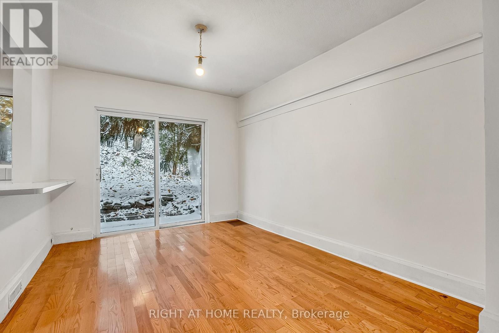 155 Neville Park Boulevard N, Toronto, Ontario  M4E 3P7 - Photo 9 - E12785400