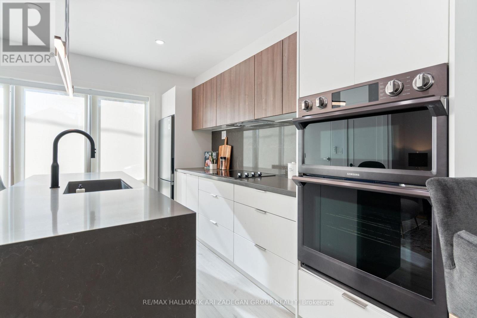 1 - 16 Minto Street, Toronto, Ontario  M4L 1B6 - Photo 9 - E12785410