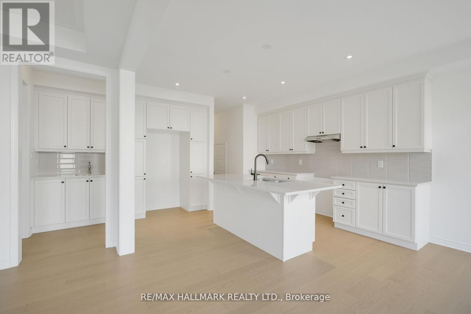 634 Newlove Street, Innisfil, Ontario  L9S 0S2 - Photo 9 - N12785462