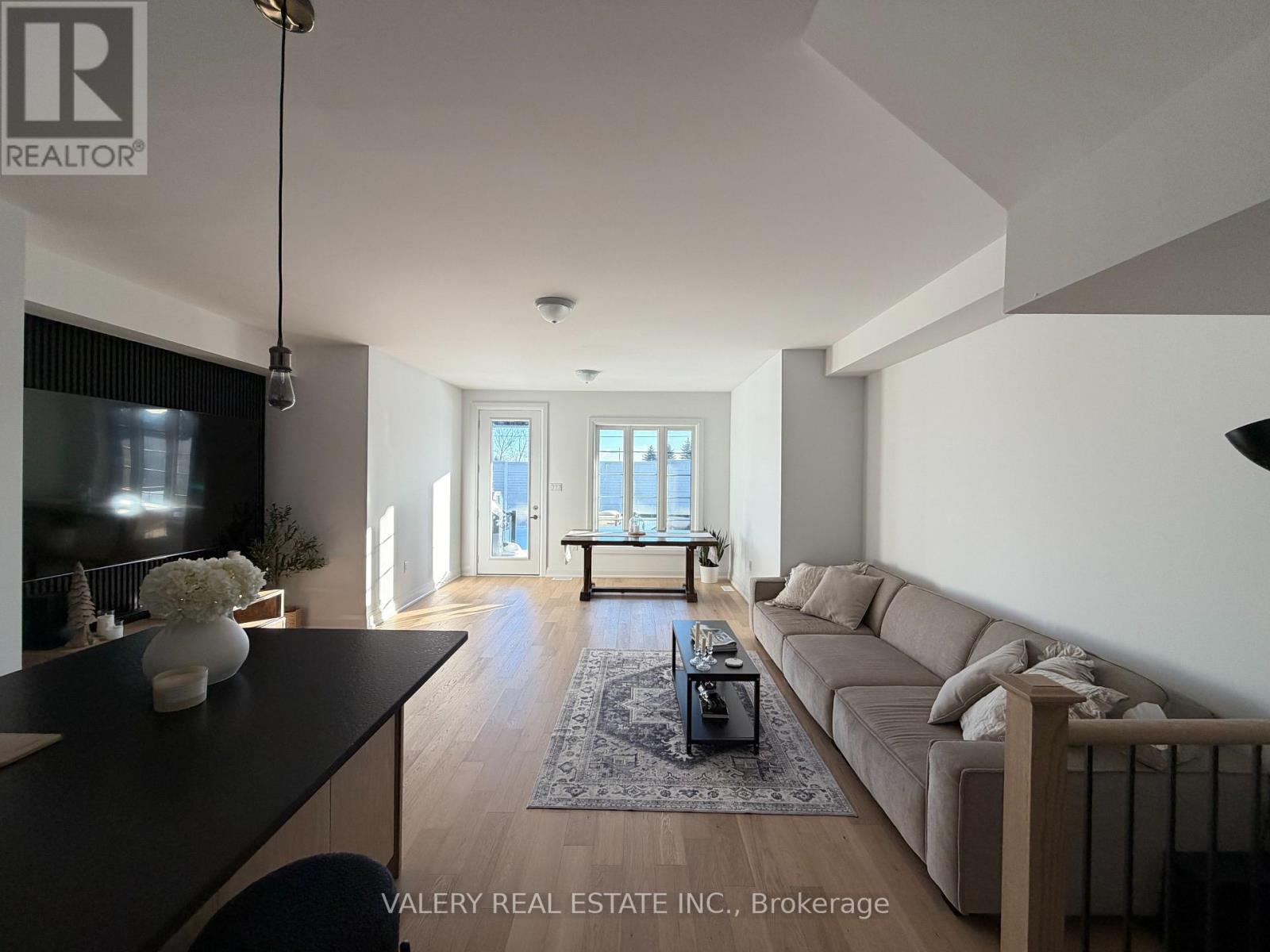 18 Kiernan Crescent N, New Tecumseth, Ontario  L9R 0V3 - Photo 6 - N12785464