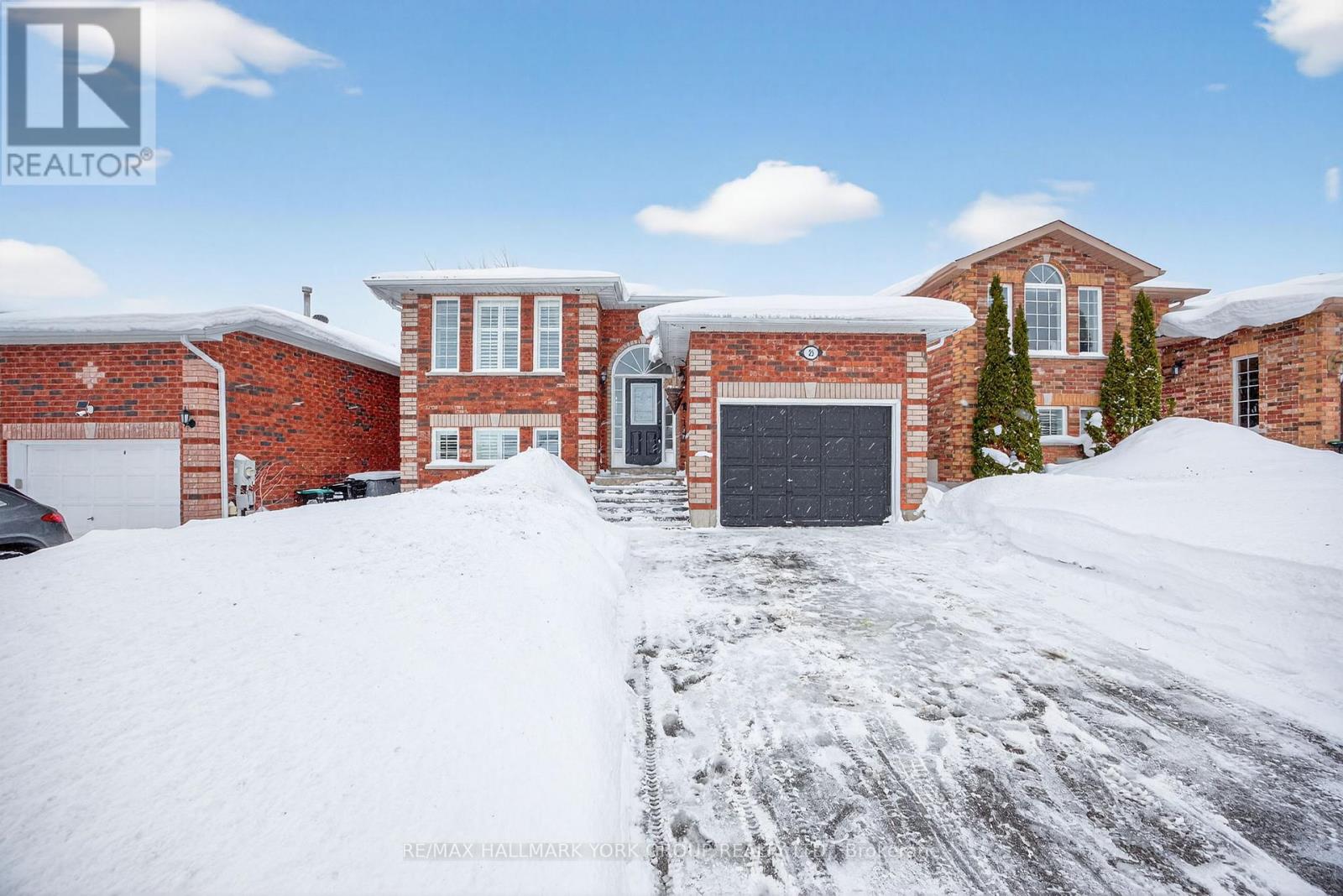 25 Forest Dale Drive, Barrie, Ontario  L4M 6M7 - Photo 2 - S12785408