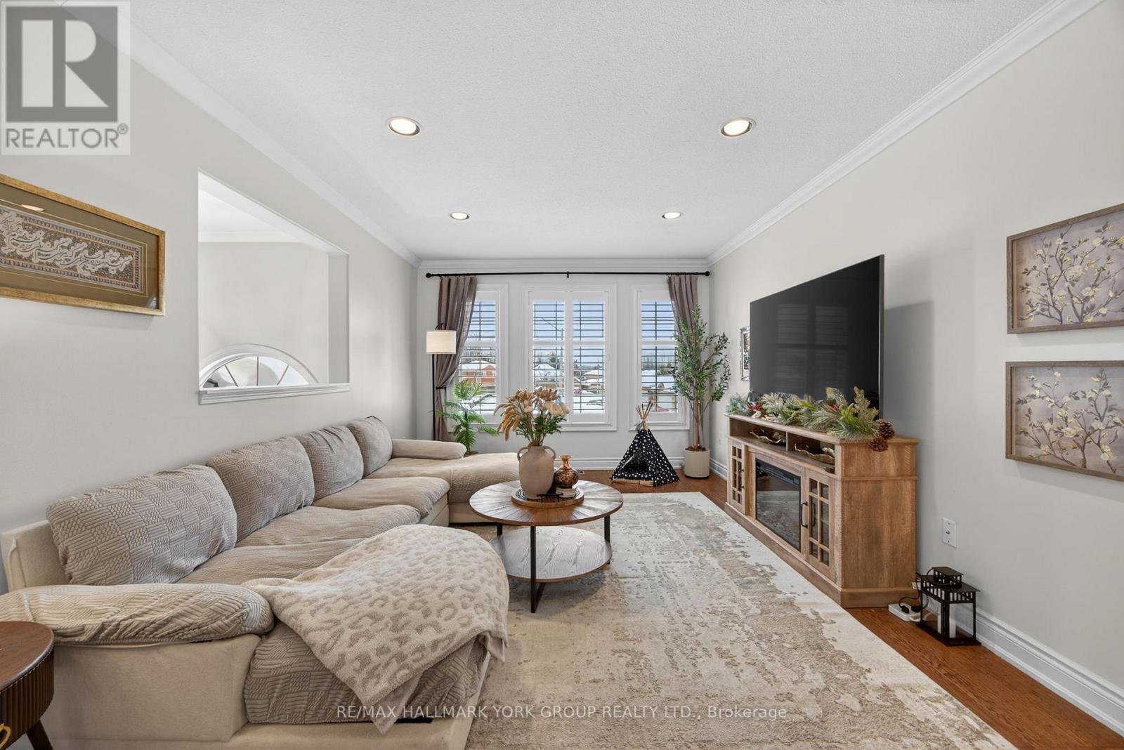 25 Forest Dale Drive, Barrie, Ontario  L4M 6M7 - Photo 4 - S12785408