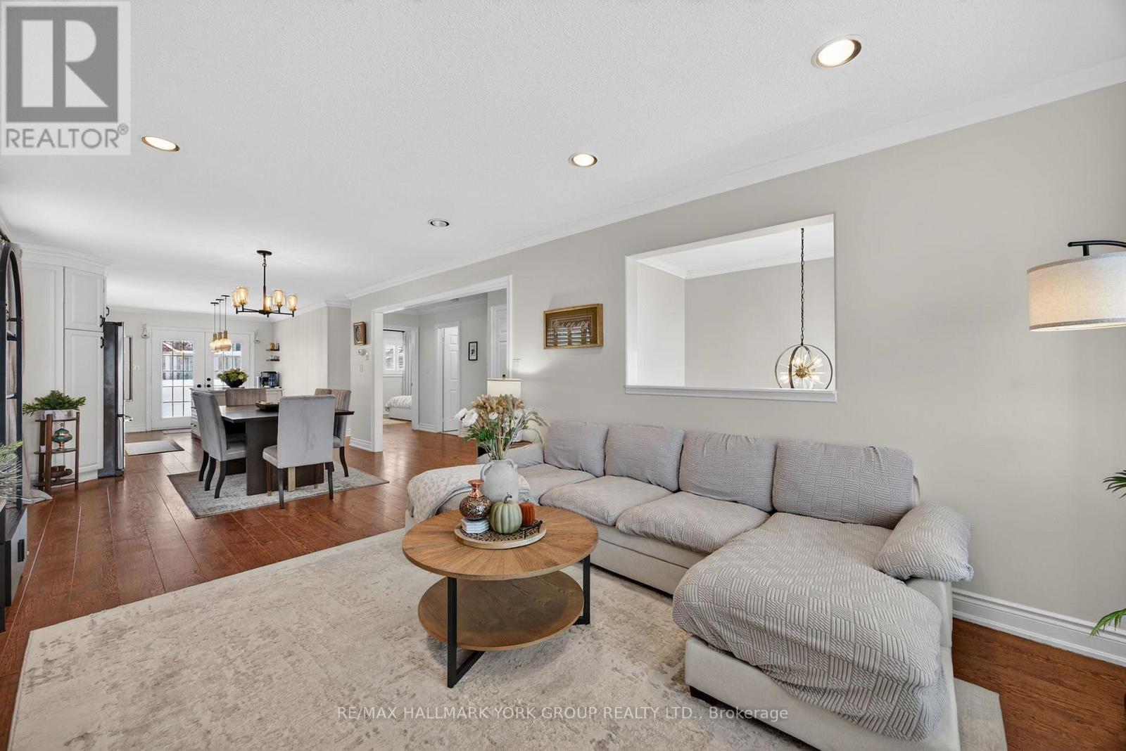 25 Forest Dale Drive, Barrie, Ontario  L4M 6M7 - Photo 8 - S12785408