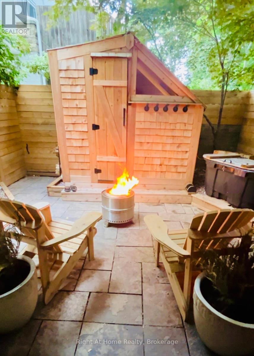 109 Brant Street, Oakville, Ontario  L6K 2Z7 - Photo 36 - W12785260