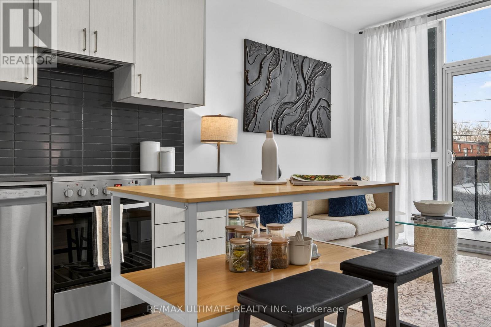 106 - 50 George Butchart Drive, Toronto, Ontario  M3K 0C9 - Photo 4 - W12785486