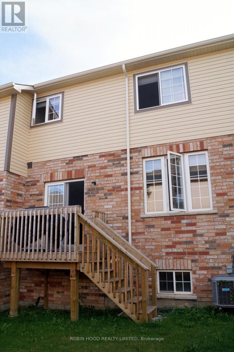 92 Bousfield Rise, Hamilton, Ontario  L8B 0T4 - Photo 10 - X12785412