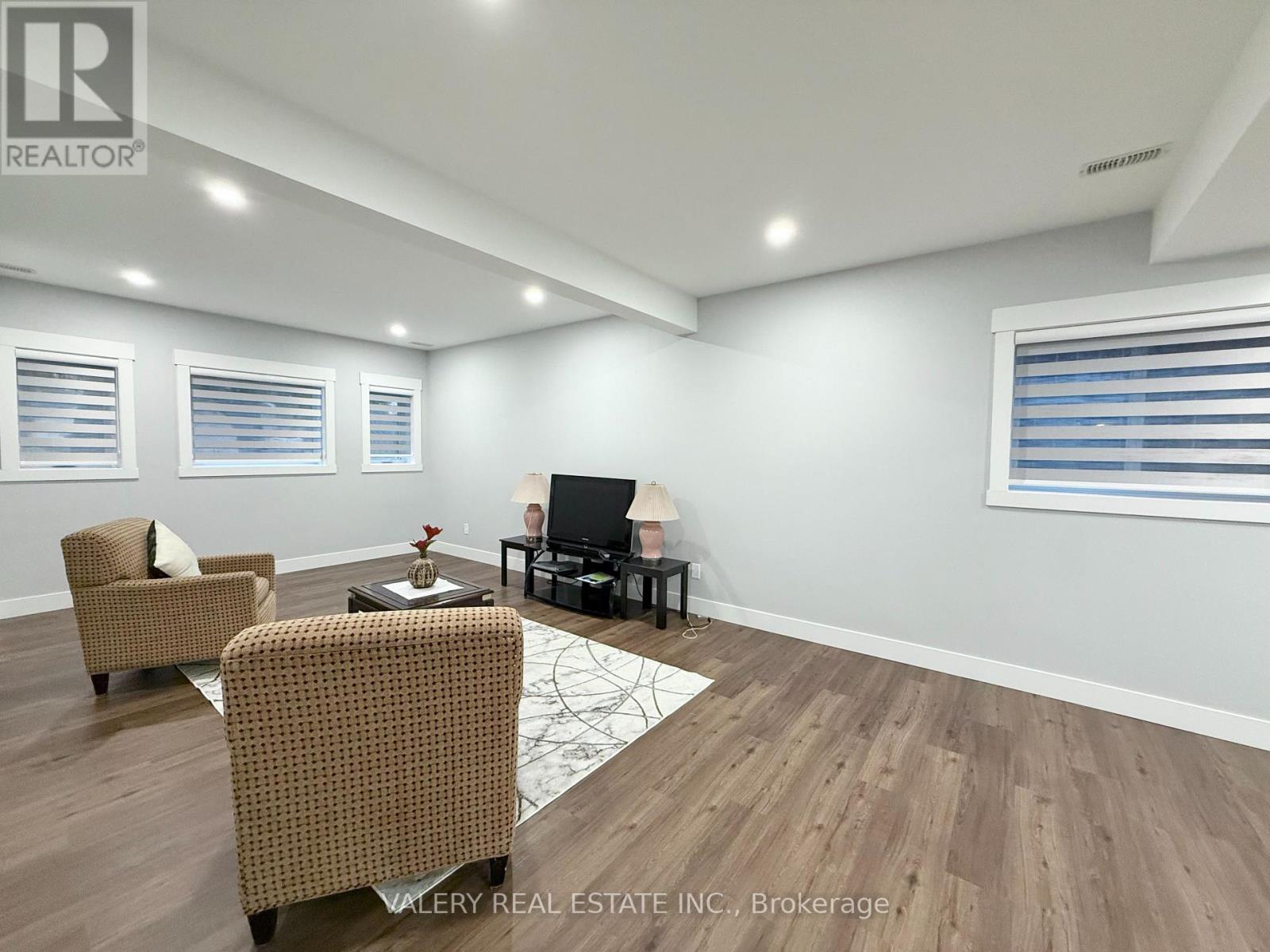 Lower - 1872 Longfellow Avenue, Windsor, Ontario  N9B 3J6 - Photo 10 - X12785436