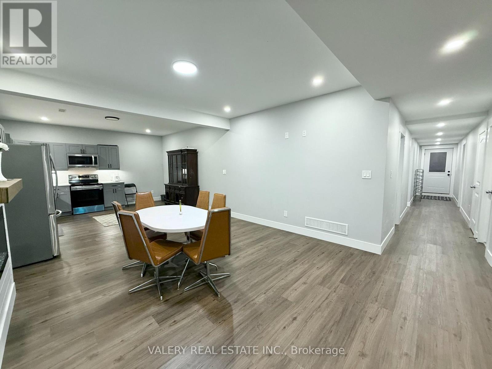 Lower - 1872 Longfellow Avenue, Windsor, Ontario  N9B 3J6 - Photo 11 - X12785436