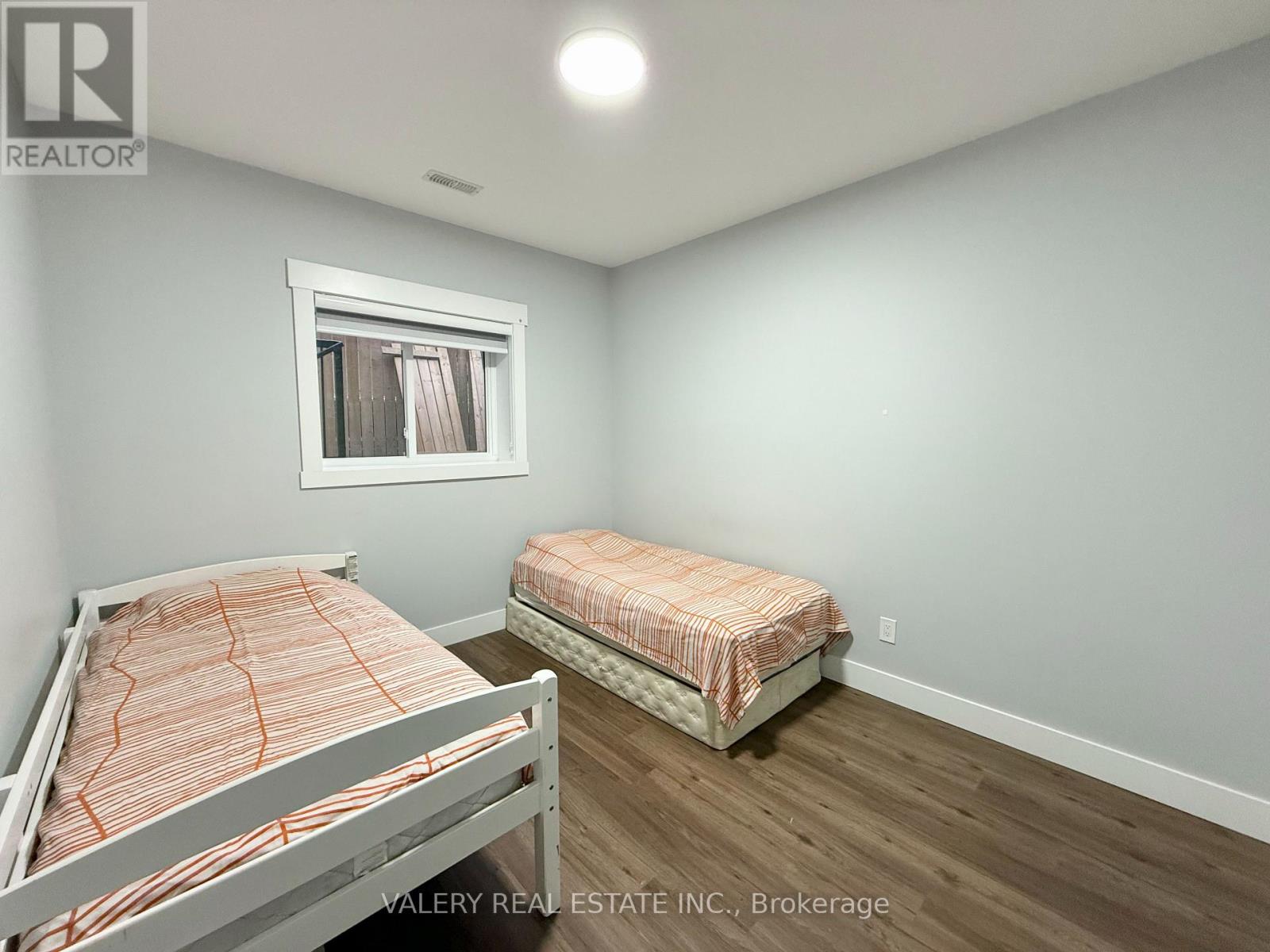 Lower - 1872 Longfellow Avenue, Windsor, Ontario  N9B 3J6 - Photo 17 - X12785436