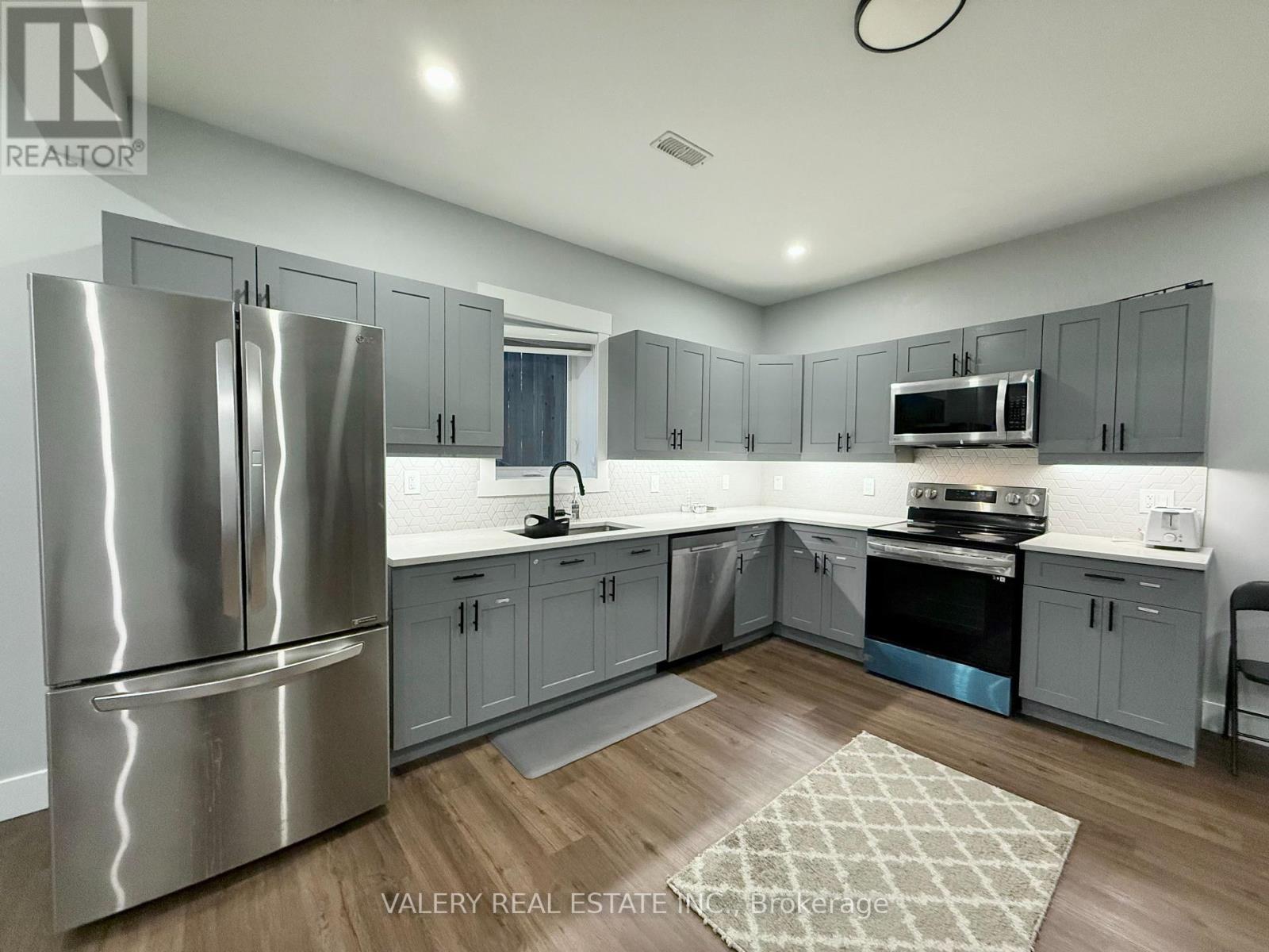 Lower - 1872 Longfellow Avenue, Windsor, Ontario  N9B 3J6 - Photo 2 - X12785436