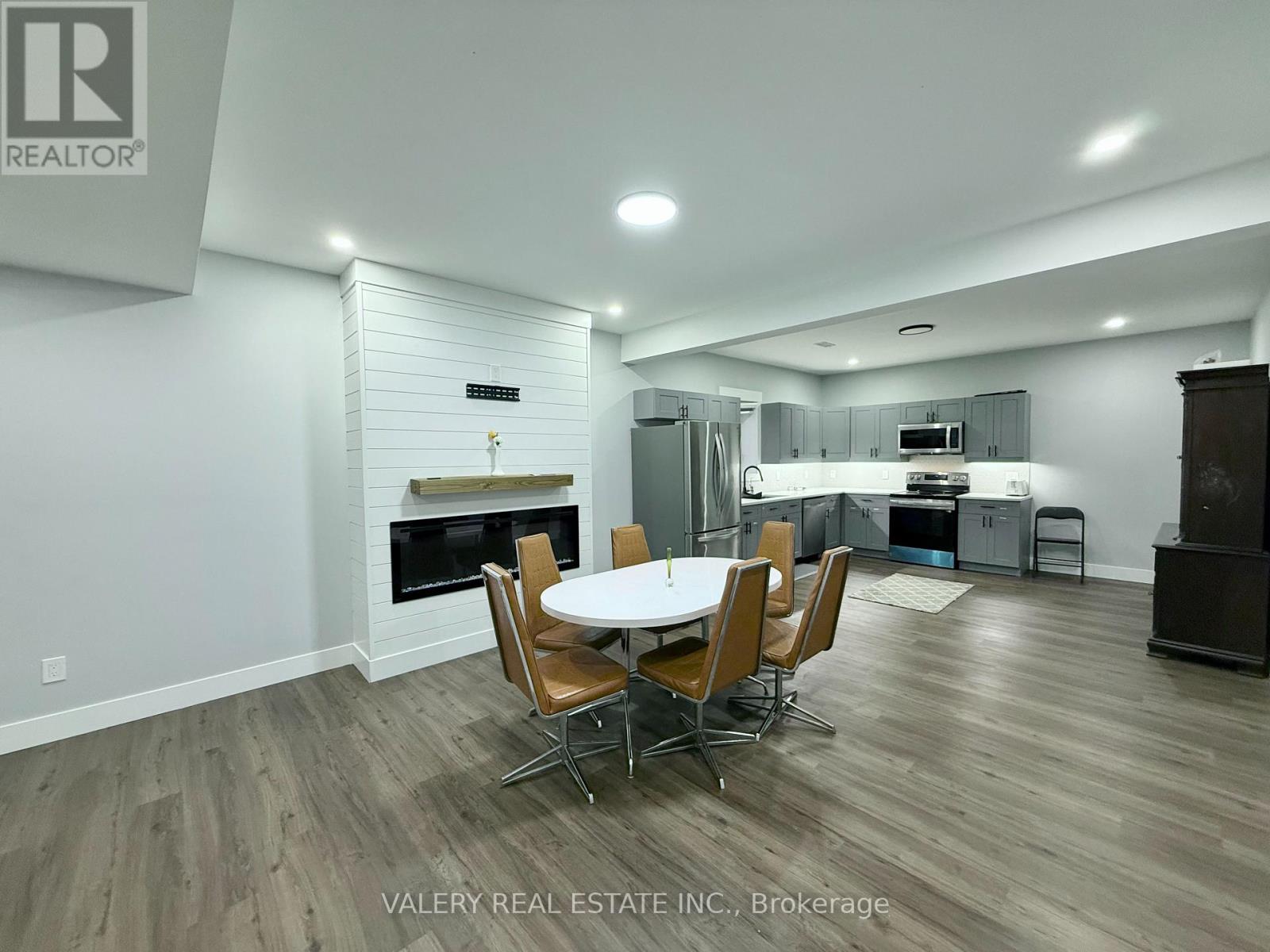 Lower - 1872 Longfellow Avenue, Windsor, Ontario  N9B 3J6 - Photo 3 - X12785436