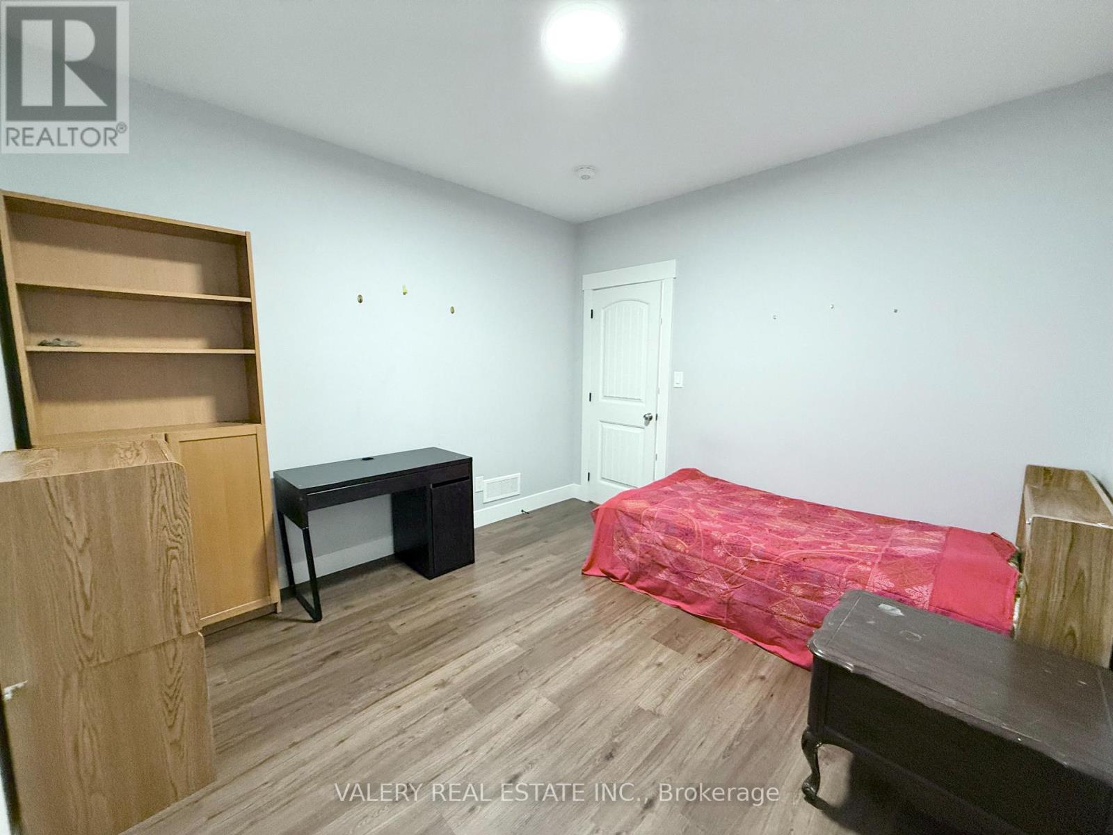 Lower - 1872 Longfellow Avenue, Windsor, Ontario  N9B 3J6 - Photo 5 - X12785436