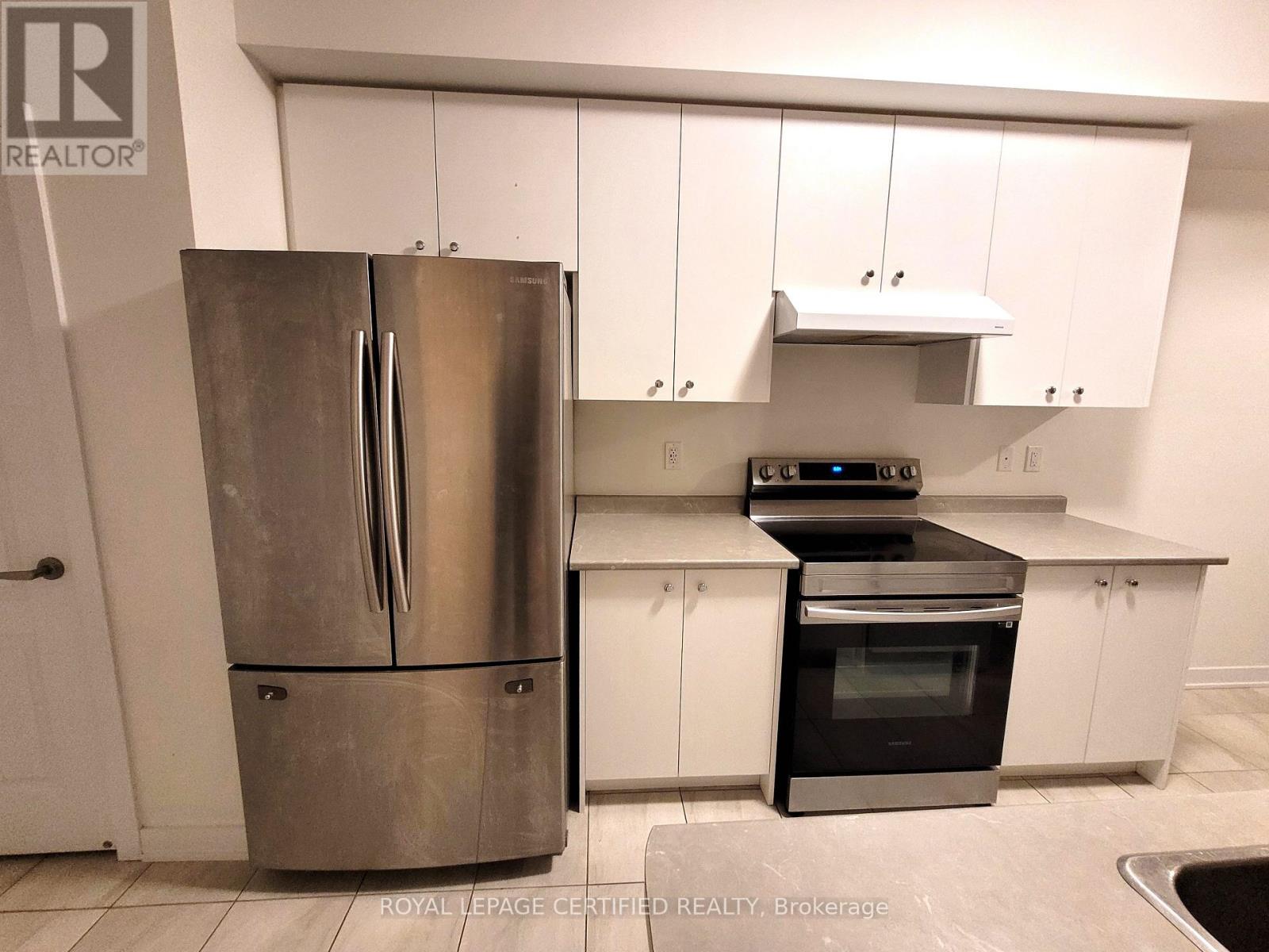 26 Keelson Street, Welland, Ontario  L3B 0M4 - Photo 2 - X12785482