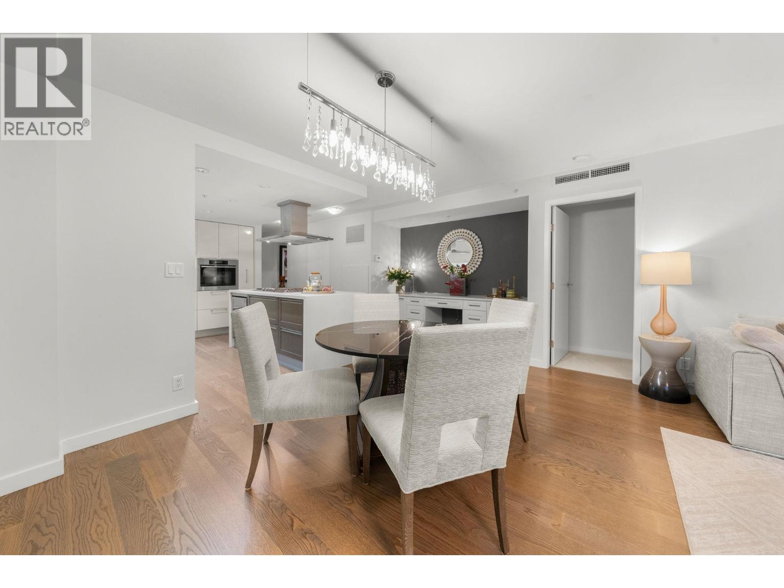 903 8 Smithe Mews, Vancouver, British Columbia  V6B 0A5 - Photo 18 - R3089241