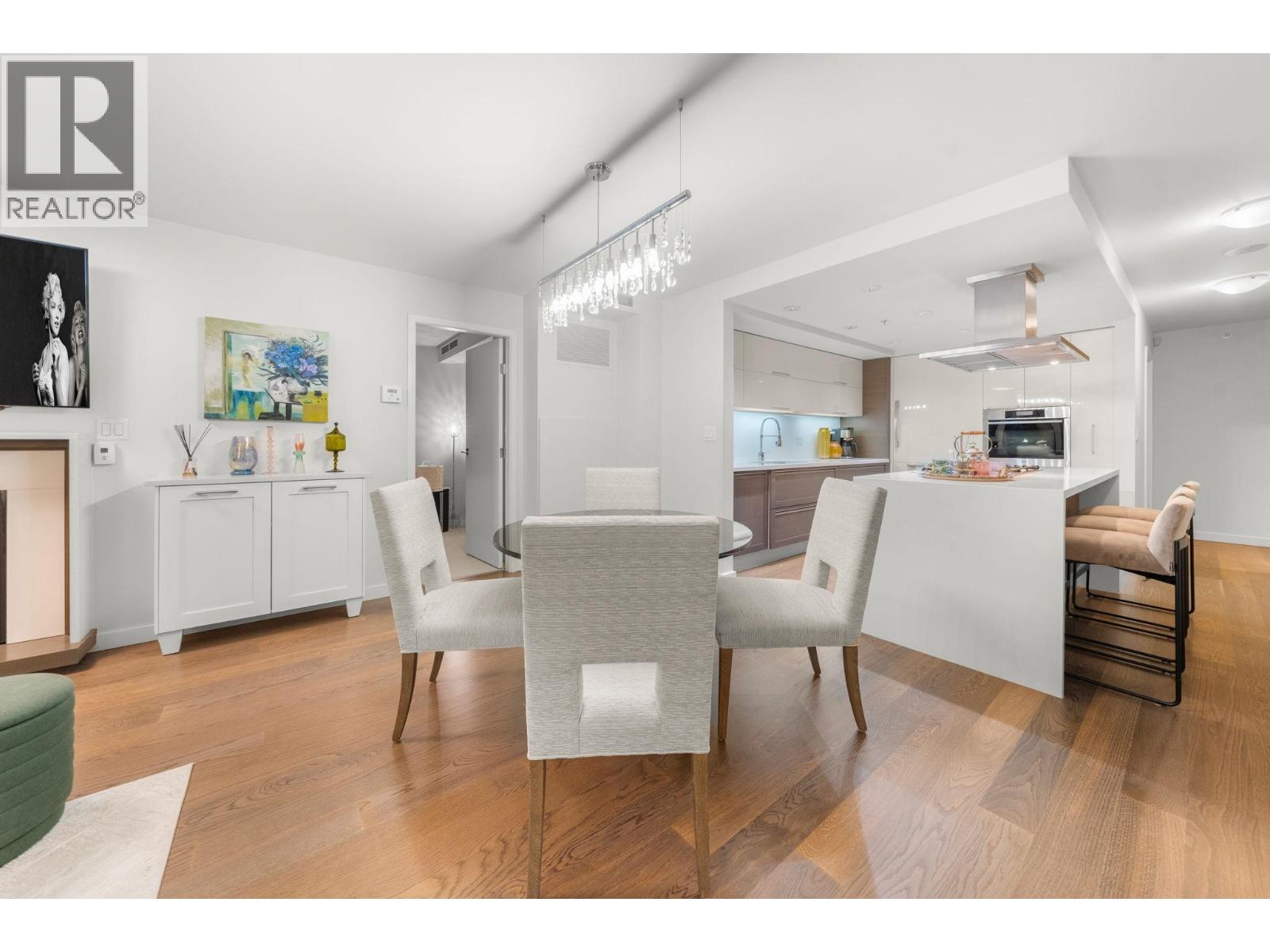 903 8 Smithe Mews, Vancouver, British Columbia  V6B 0A5 - Photo 19 - R3089241