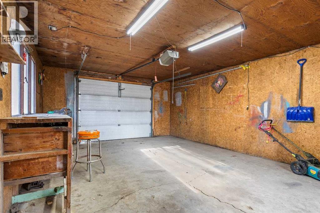 221 1 Street N, Milo, Alberta  T0L 1L0 - Photo 31 - A2285615