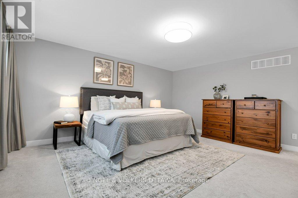 134 Winterhaven Drive, Ottawa, Ontario  K1W 0H4 - Photo 22 - X12785488