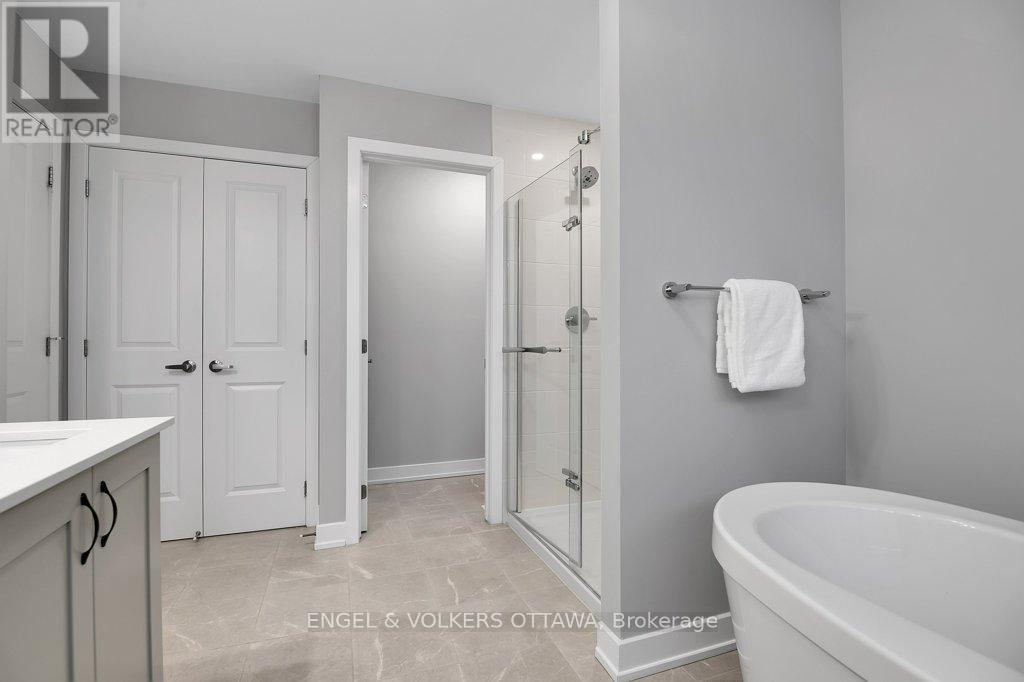 134 Winterhaven Drive, Ottawa, Ontario  K1W 0H4 - Photo 25 - X12785488