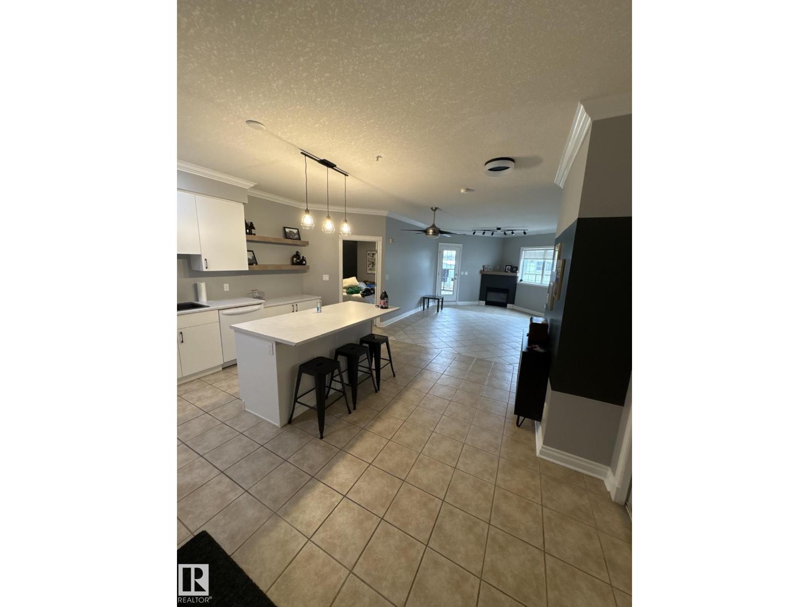 #209 10116 80 AV NW, Edmonton, Alberta