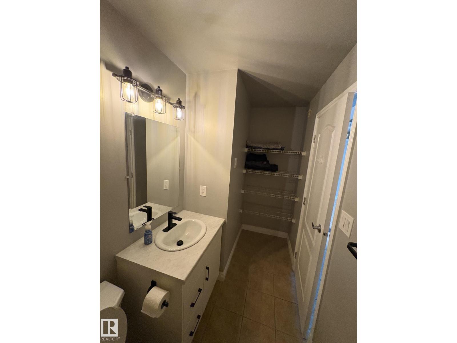 #209 10116 80 Av Nw, Edmonton, Alberta T6E 6V7 - Photo 5 - E4473365