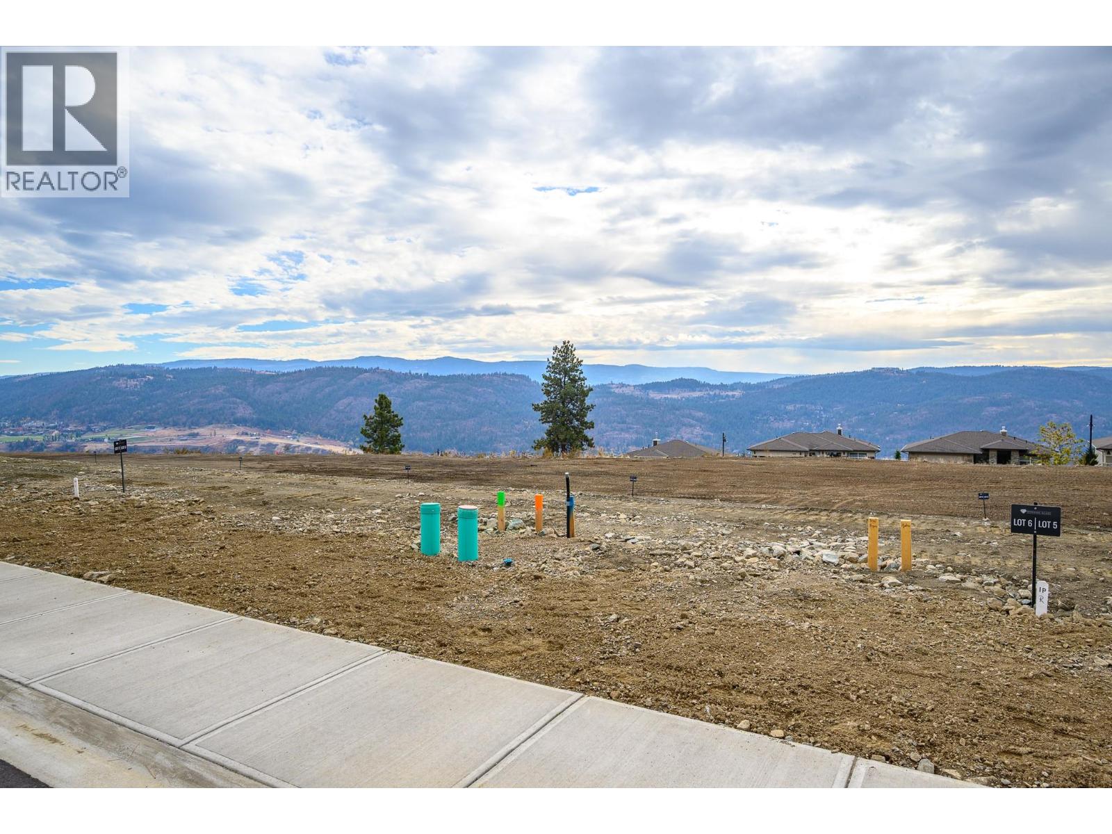 9220 Morning Glory Place, Vernon, British Columbia  V1H 0B6 - Photo 2 - 10375640