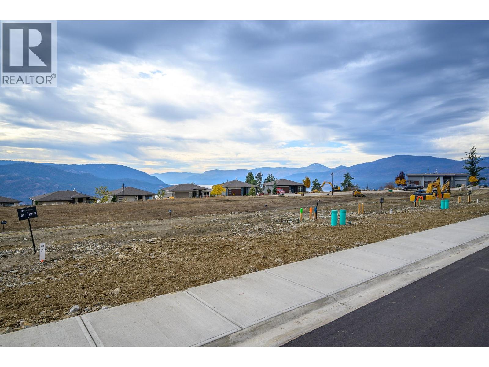 9220 Morning Glory Place, Vernon, British Columbia  V1H 0B6 - Photo 3 - 10375640