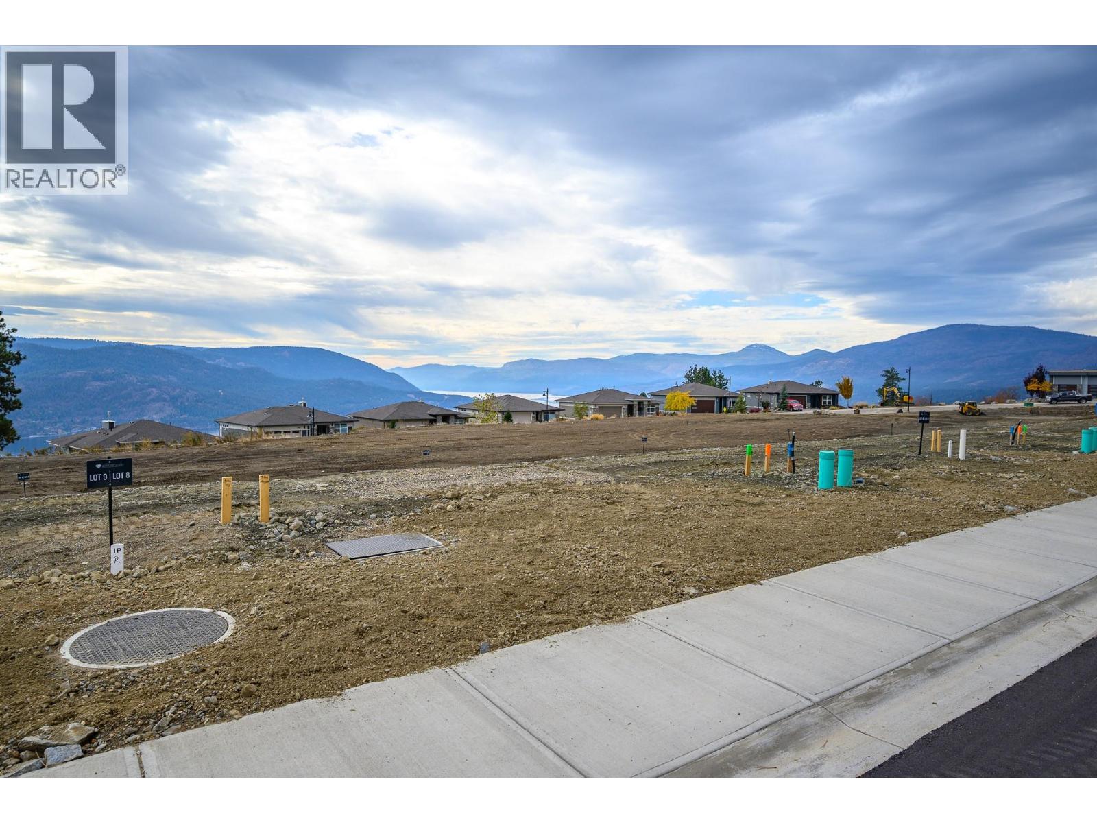 9228 Morning Glory Place, Vernon, British Columbia  V1H 0B6 - Photo 3 - 10375641